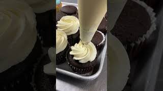 Download lagu How to ice a cupcake! #cupcakedecorating #cupcakes #howtovideo #glutenfreecupcake mp3 Download lagu How to ice a cupcake! #cupcakedecorating #cupcakes #howtovideo #glutenfreecupcake mp3