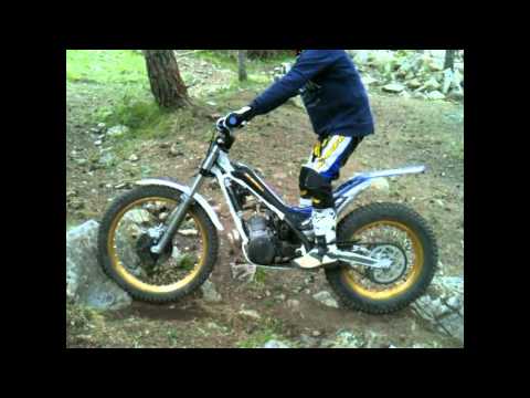 CHARLOU ET JEJE STAGE MOTO TRIAL ANCELLE AOUT 2011