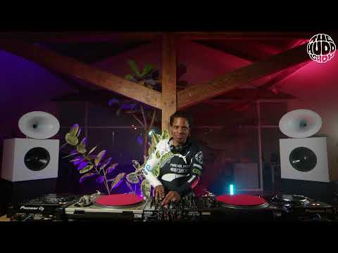 Anthea | themuddshow