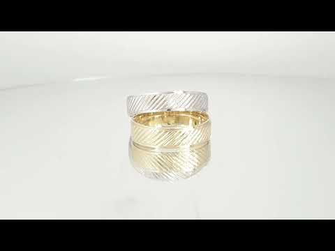 A video of Solid Gold Diagonal Engravings Wedding Ring