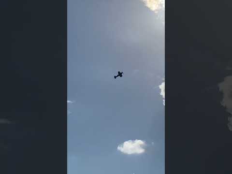 Powerful F4U Corsair performs flyby at air show #ww2 #devotionmovie