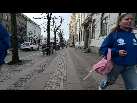 En promenad på Västra Hamngatan