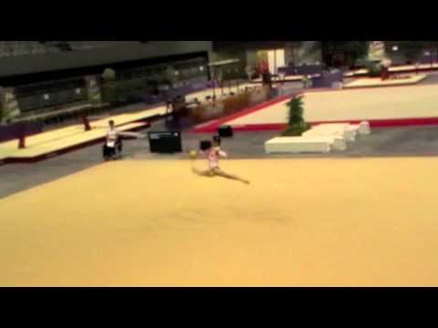 Mathilde Lartigue - Ballon - espoir - Toulouse 2011.mov