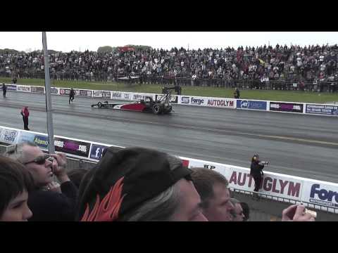 Santa Pod Main Event 2013 Top Fuel - Risto Poutiainen V Jari Halinen