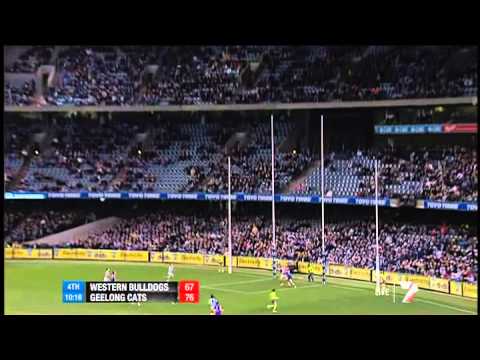 Zeph Skinner kicks a ripper - AFL Round 9