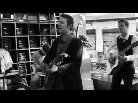 Junah - Walk In Line ( Live acoustic performance)