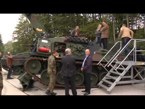 Unternehmertag mit Erlebnischarakter - Tag der Wirtschaft in der Bayerwaldkaserne in Regen