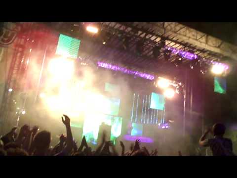Boys Noize @ EDC 2009: "My Moon My Man (Boys Noize Remix)"