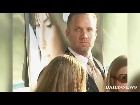 Relationship expert offers advice to Sandra Bullock