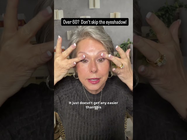 Vídeo relacionado con Amarillo de lujo de sombra de ojos Peggy Sage 850 860