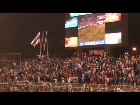 "Los Cruzados / Vamos Católica a Ganar Somos pocos pero Lokos / 14/09/2012" Barra: Los Cruzados • Club: Universidad Católica