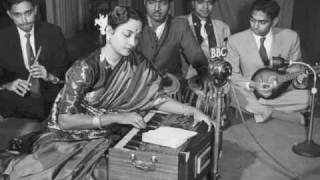 Geeta Dutt: Aaj joh hum tum mil gaye : Film - Mr Lambu (1956