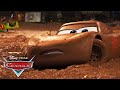 Relâmpago McQueen Fica Preso Em Uma Situação Complicada Pixar Carros