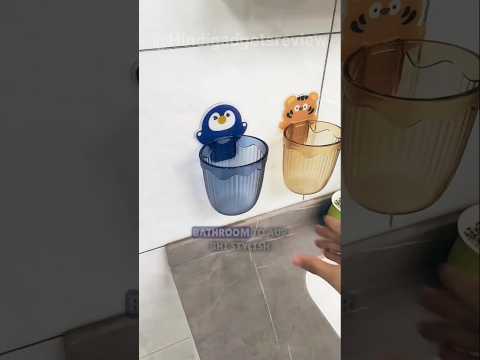 Green 2 in 1 toothbrush holder with cub