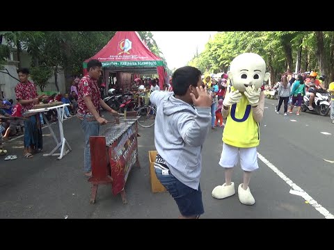 Cosplay Upin Ipin - TARIK PIN - BADUT LUCU UPIN & NEW LARASATI NGAMEN DI CFD Video