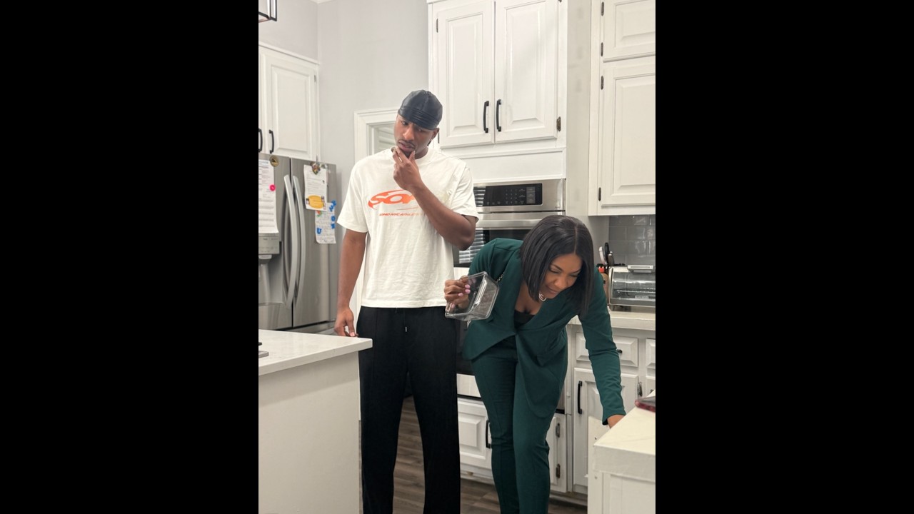 Ernestine asks Tre has he seen her missing Tupperware with the pink lid!