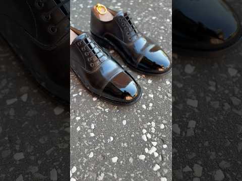 How to get the best Mirror Shine just add Water #tintedmirror #leather #mirrorshine #asmr