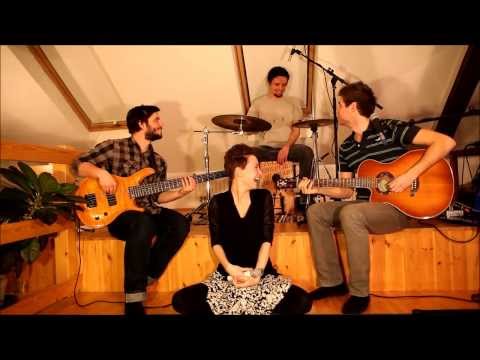 Vera and the Foxes - Locked Out Of Heaven (by Bruno Mars)