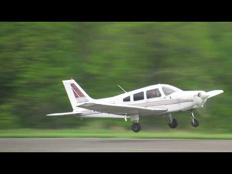 Piper Warrior (PA-28-161) Take-Off at Trenton-Robbinsville Airport (N87)