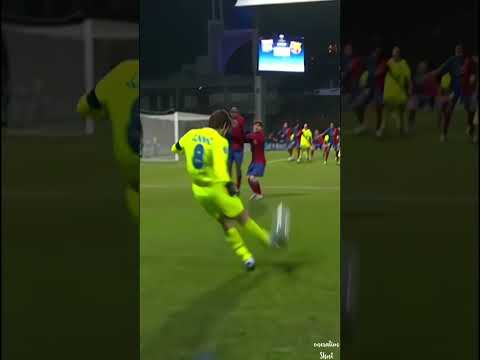 Juninho freekick VS Barcelona 🟡🥅 #football #youtubeshorts