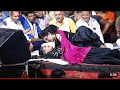 शीशे का था दिल मेरा पत्थर का जमाना था द�