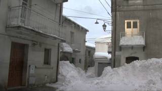 preview picture of video 'Conca Casale- Nevicata   Febbraio 2012(Tonino Fiore)'