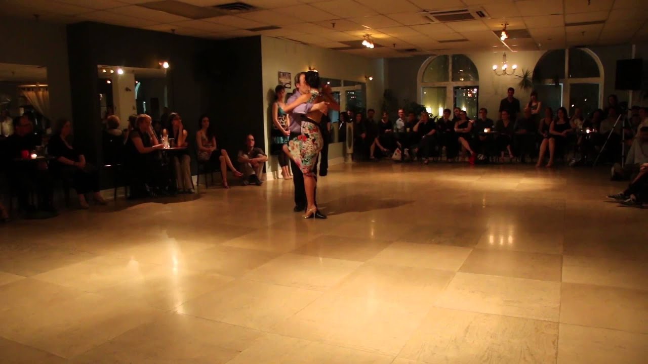 Mariana Dragone & Tomas Howlin : danse 1 (Studio Tango 08-04-2015)