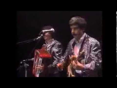 Los Humildes - Ni Me Viene Ni Me va // Fijate (En Vivo) (Live)