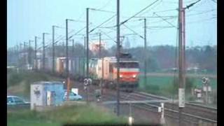 preview picture of video 'BB 22272 (SNCF) + Fret Combiné National'