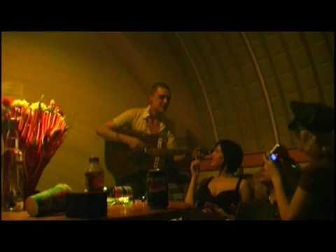 Peter Doherty (jamming) - The Boy Looked At Johnny