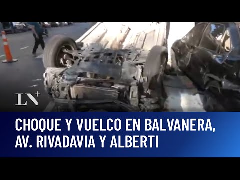 Choque y vuelco en Balvanera, Av. Rivadavia y Alberti