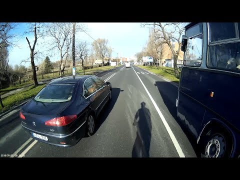 Elengedem a buszt, de nem jó szabályosan - I let the bus go, but it's not nice if legal
