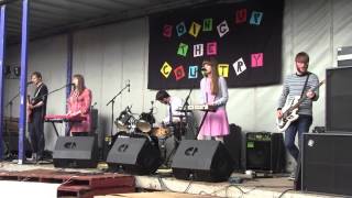 COSINES - Commuter love (Going Up The Country Festival, Congleton - UK) (7-6-2014)