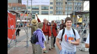 preview picture of video 'VOETTOCHT BLANKENBERGE 2011.wmv'