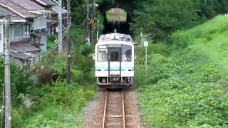 preview picture of video '2008.8.22 JR三江線 石見川本駅到着'