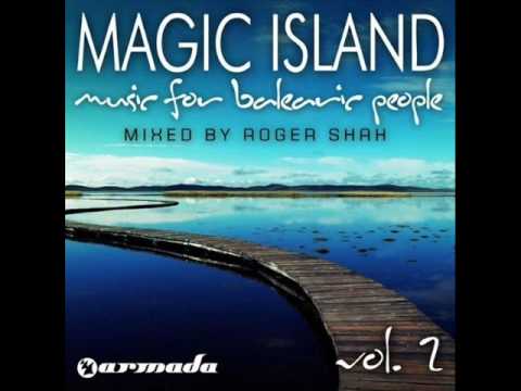 Fast Distance vs. Dimension - Hold Me Love Me [Magic Island]