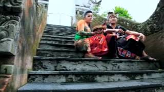 Download lagu dyanna prasta - cemburu campur rindu mp3