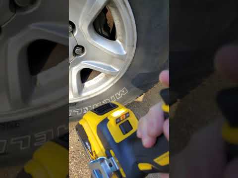 Dewalt DCF894 1/2" Impact Wrench Lug Nut Test