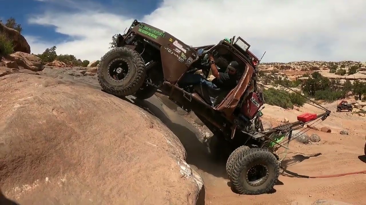 Tow Truck Versus A Buggy For Pulling
