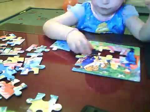 3-year kid doing 20-piece jigsaw puzzle time lapse