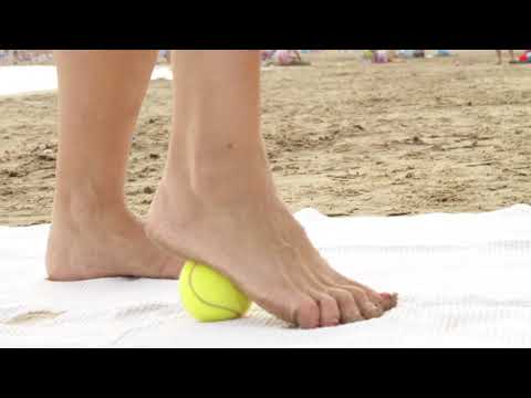 Health trips to BENICASSIM Spain - Feet exercises on the beach