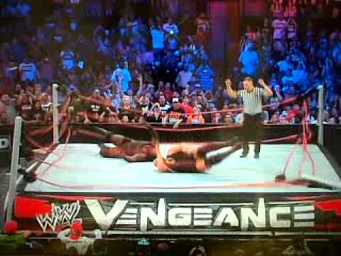 Big Show vs Mark Henry Destroy The Ring!!