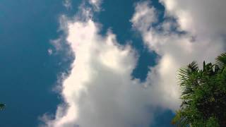 preview picture of video 'Time Lapsed Clouds Video Sample - Sony Xperia SP'