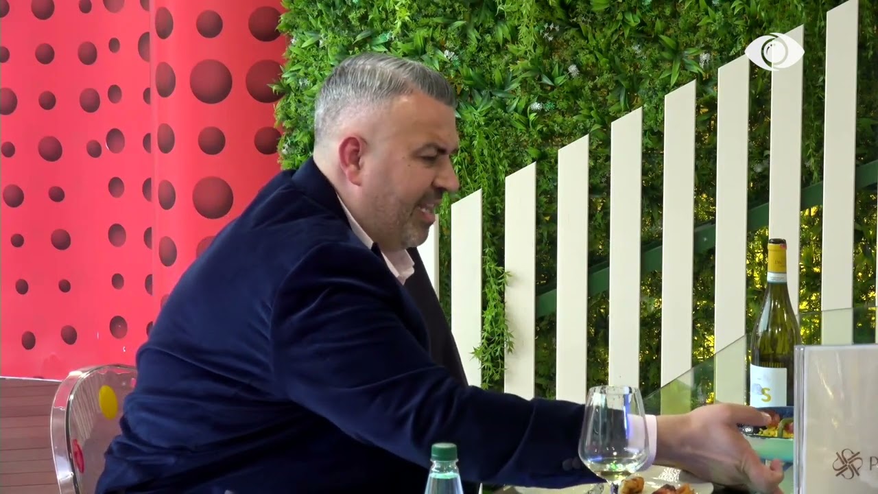 Ti je njeri që ke dalë vetëm hipokrit/ Rogerti-Mirit: Ti e ke vendin në…