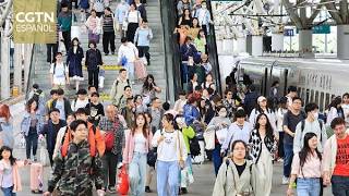 China registra 235 millones de viajes de pasajeros en primer día de vacaciones