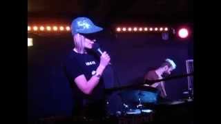 Jenny Hval - Give Me That Sound (Live @ Sebright Arms, London, 03/06/14)