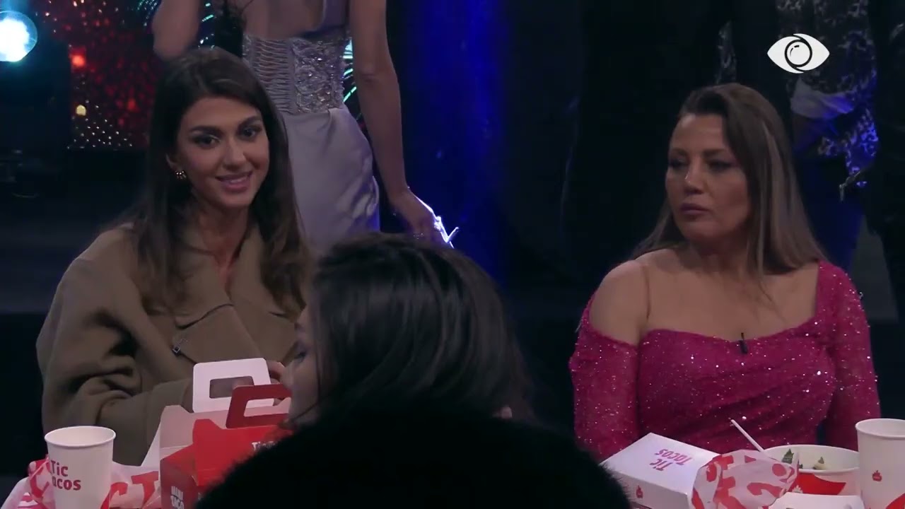 “Je bishë në çdo gjë”/ Jozi komplimenton Olën, Loredana e ngacmon: Trupin…