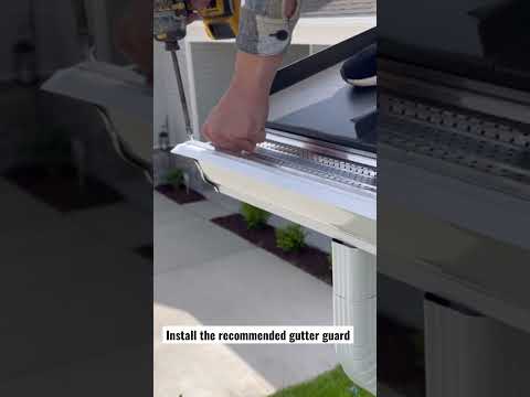 推奨の雨樋ガードを取り付けてください。