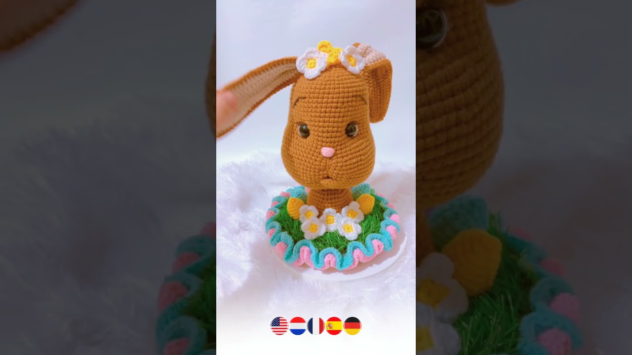 Daisy the Easter bunny #crochet #easter #bunny #flower #haken #amigurumi #ganchillo #häkeln #pasen