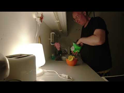 MongoTV_12092 - Del 1 - SPISER SKÅL CHIPS LØRDAG AFTEN